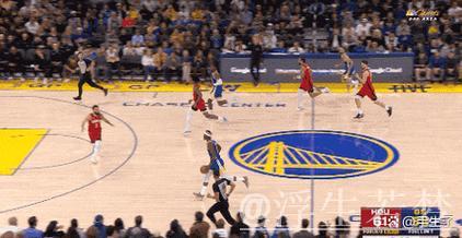 库里背传助攻底角斯潘塞三分失准，勇士遭遇得分荒近3分钟